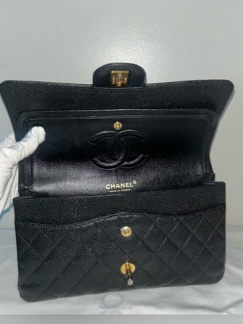 CHANEL Medium Classic Double Flap Caviar Quilted Handbag Black / 24K Gold - Picture 11 of 15